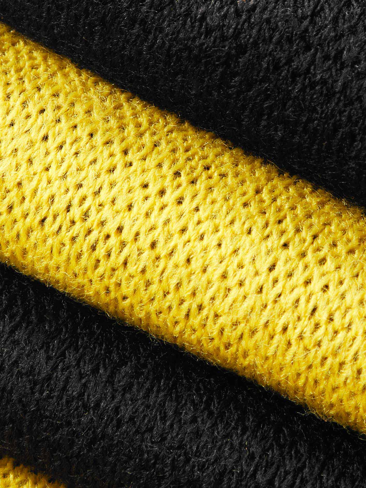 وشاح شتوي كلاسيكي – أسود × أصفر