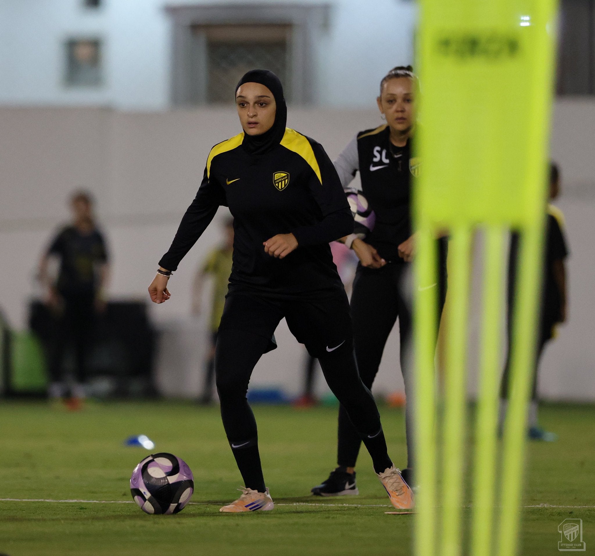 شورت الاتحاد نسائي اساسي - فئة الملعب