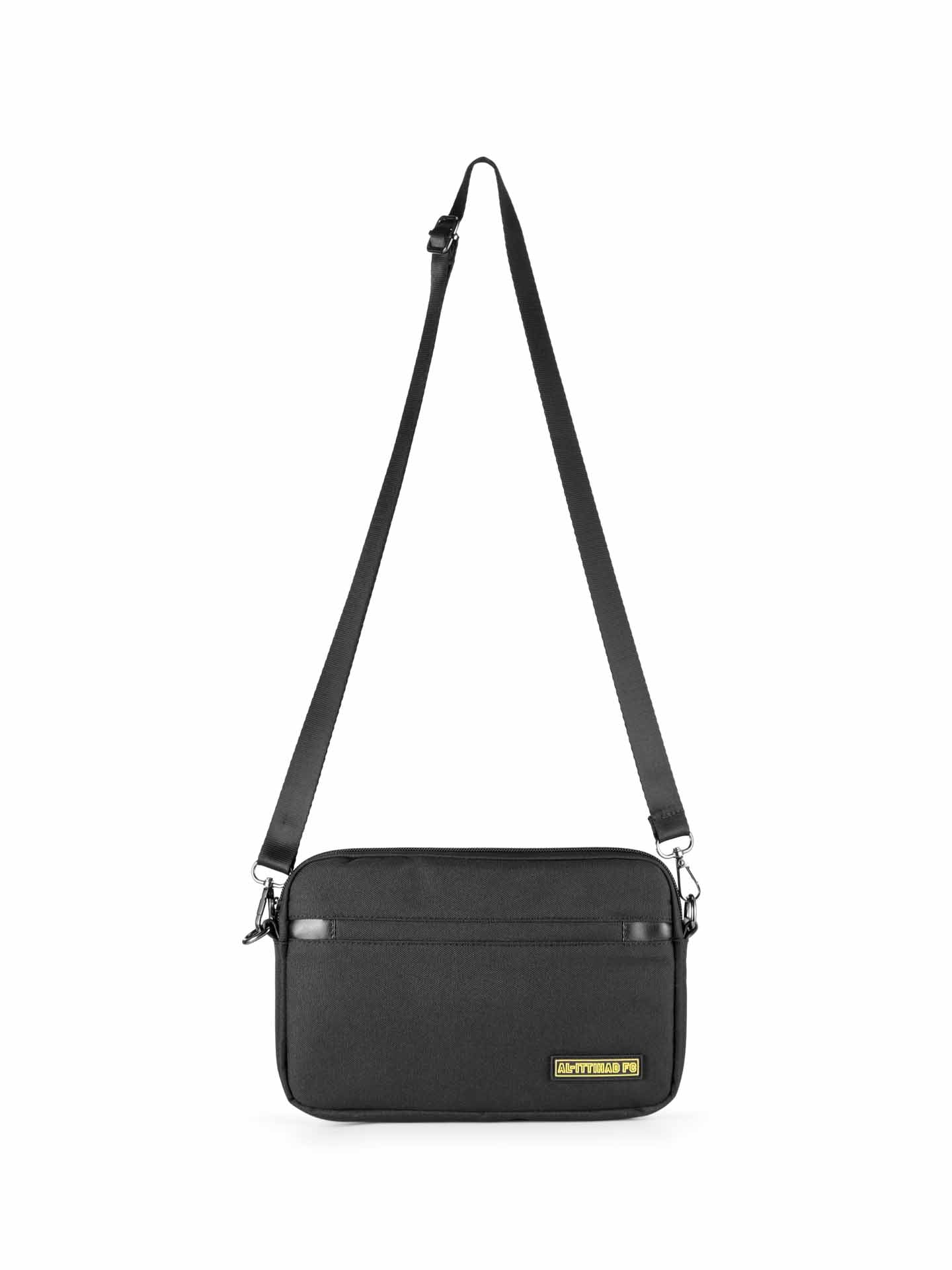 حقيبة كتف بشعار الدرع