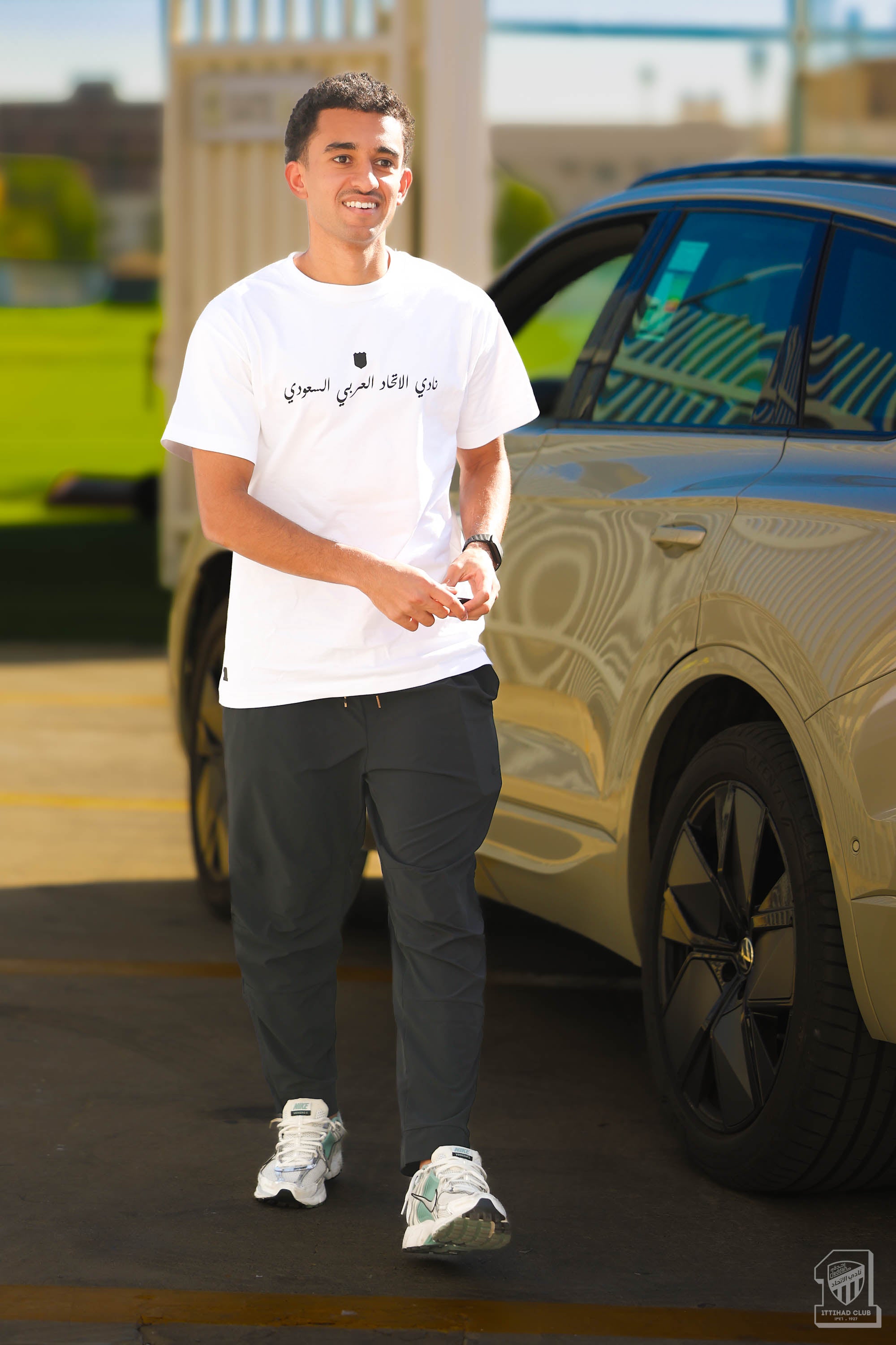 تيشيرت نادي الاتحاد العربي السعودي ابيض